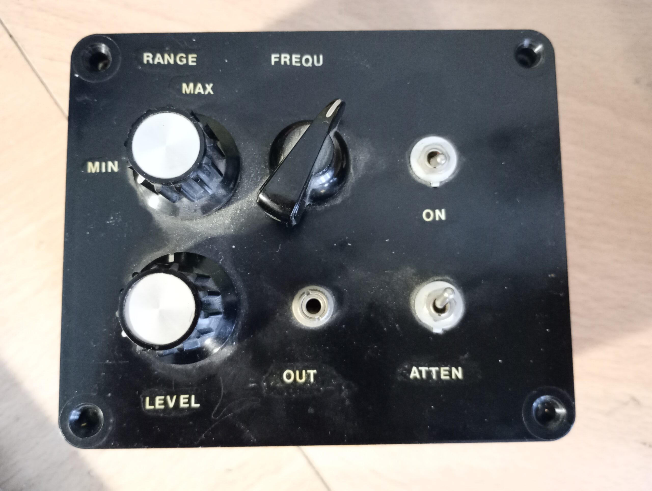 Wien Bridge Signal Generator project